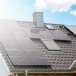 Eine Solaranlage auf dem Hausdach lohnt sich.