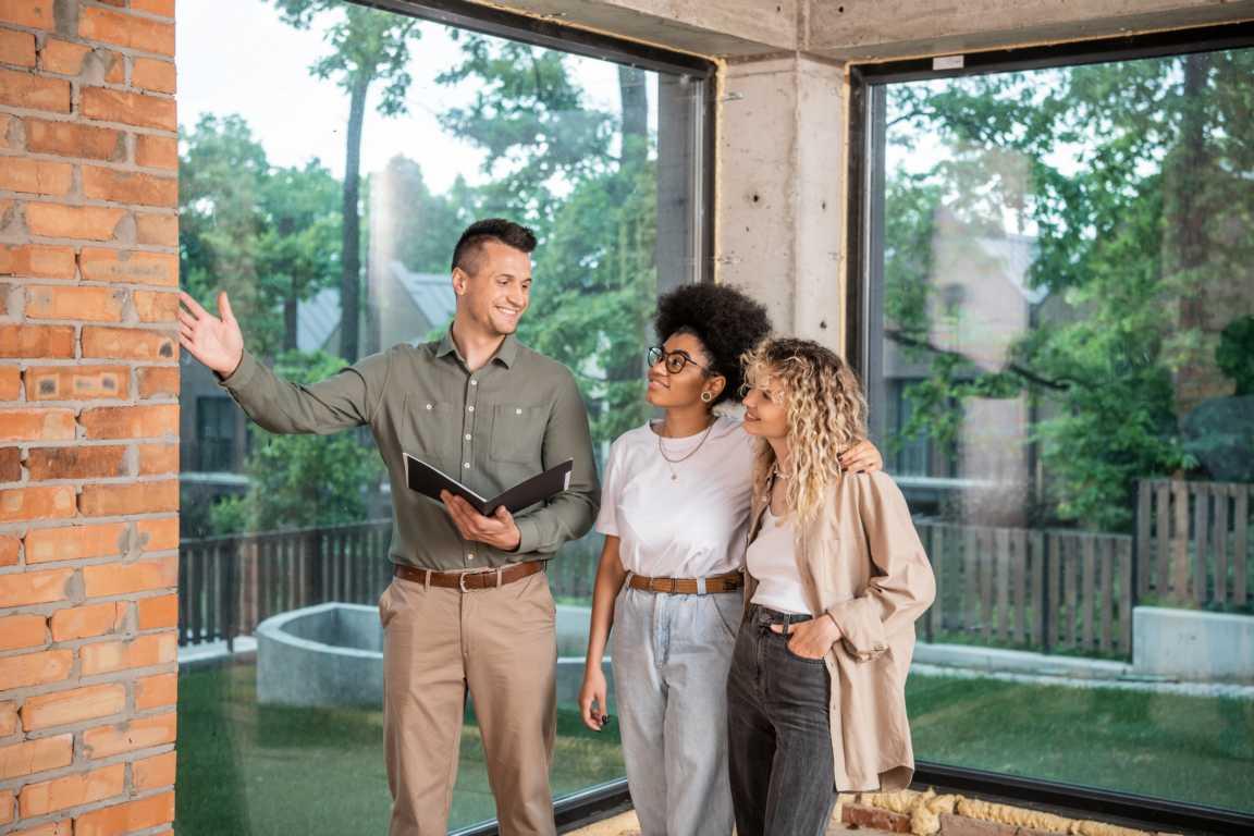Sommerbesichtigungen 2026: Die größten Risiken beim Immobilienkauf